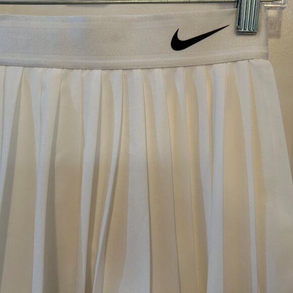 Nike Dri-Fit White Pleated Athletic Skort - Picture 2 of 6